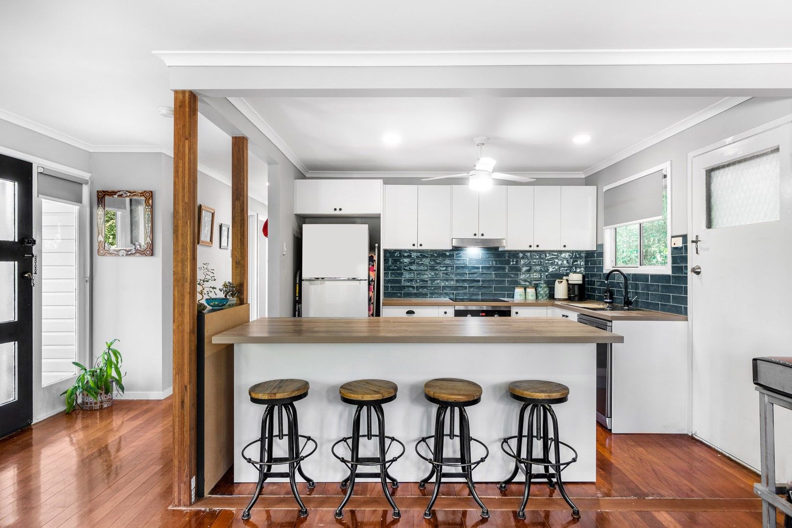 3 bedrooms House in 1102 Creek Road CARINA HEIGHTS QLD, 4152