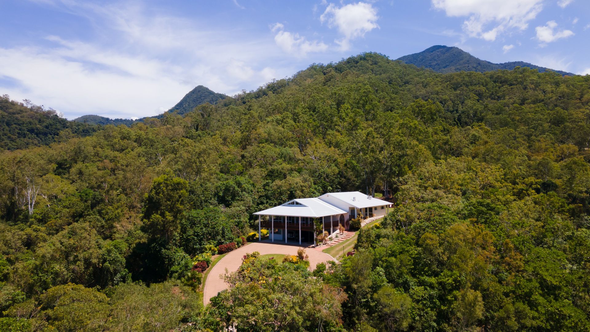 Edmonton QLD 4869 6 beds house for Sale, Offers Over 1.3m