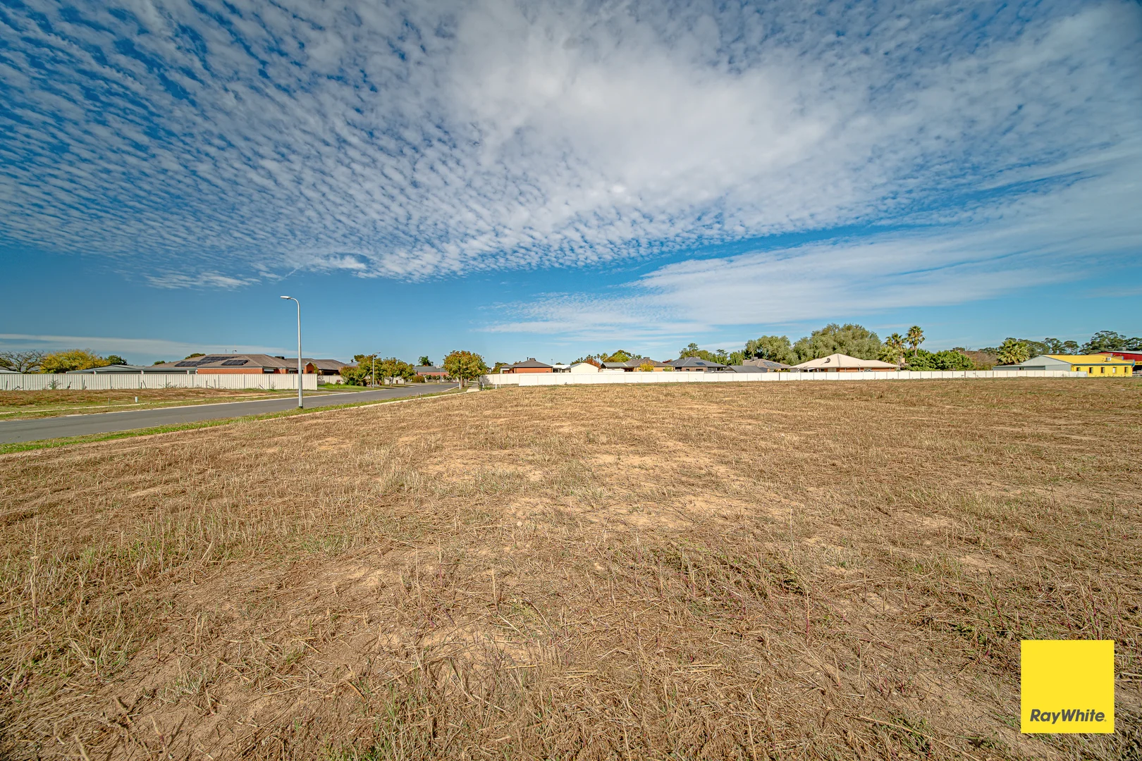 Additional image 4 of 1 Peachleaf Court, Epsom VIC 3551