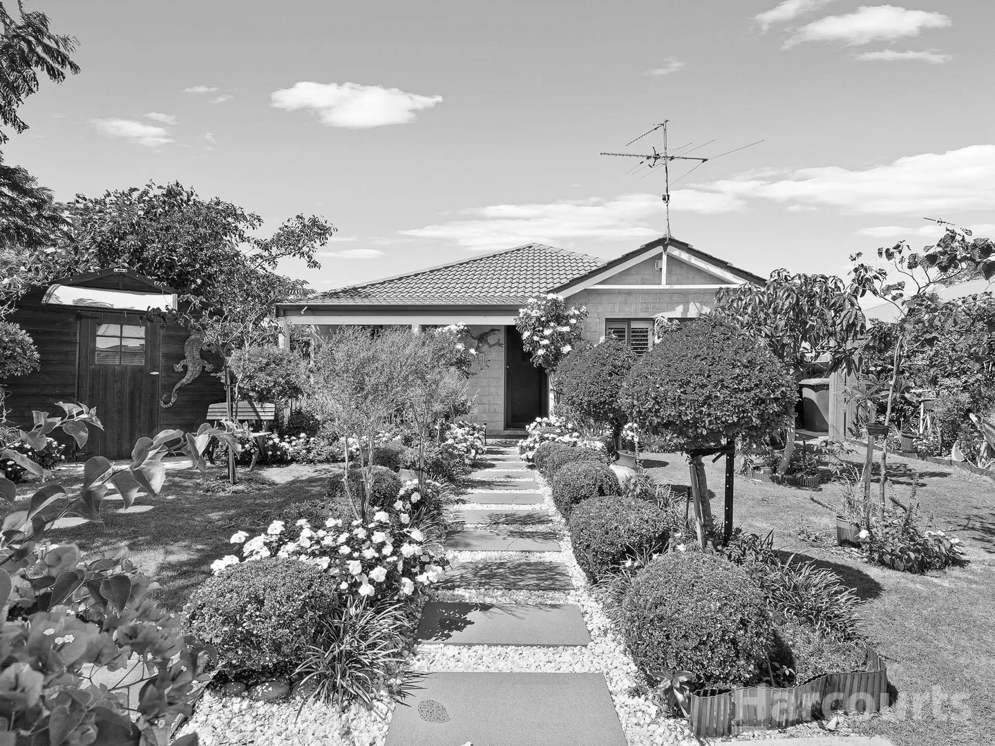 90 Chatsworth Drive, Erskine WA 6210