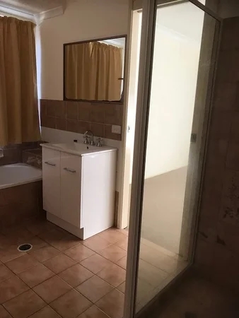 Additional image 11 of 2 Stonyfell Crt, Holland Park QLD 4121