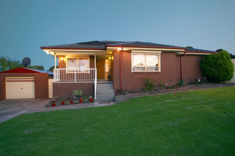 5 Scotsburn Way, Endeavour Hills Property History & Address Research
