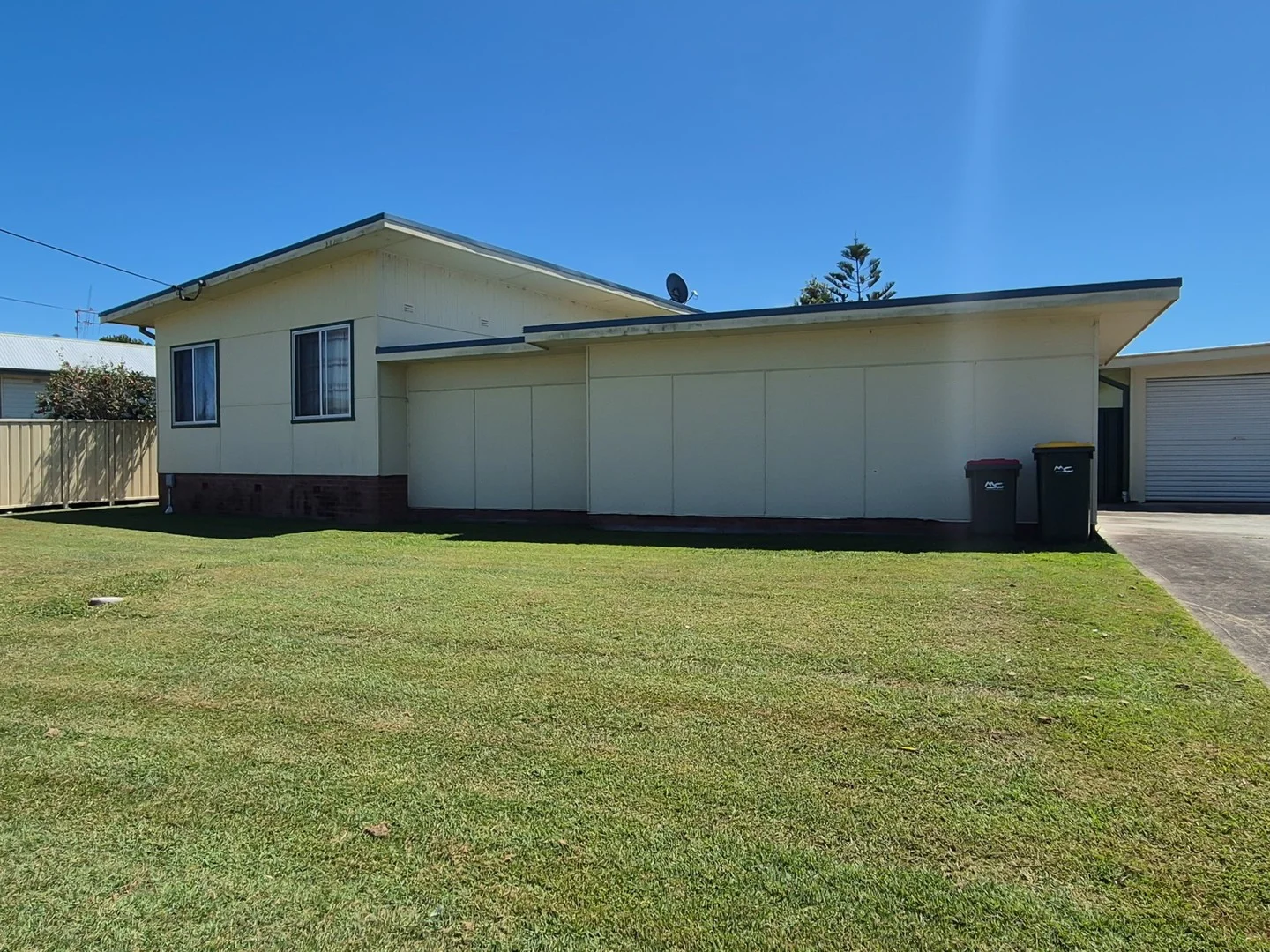 Primary image of 2/13 Mackay Street, Taree NSW 2430