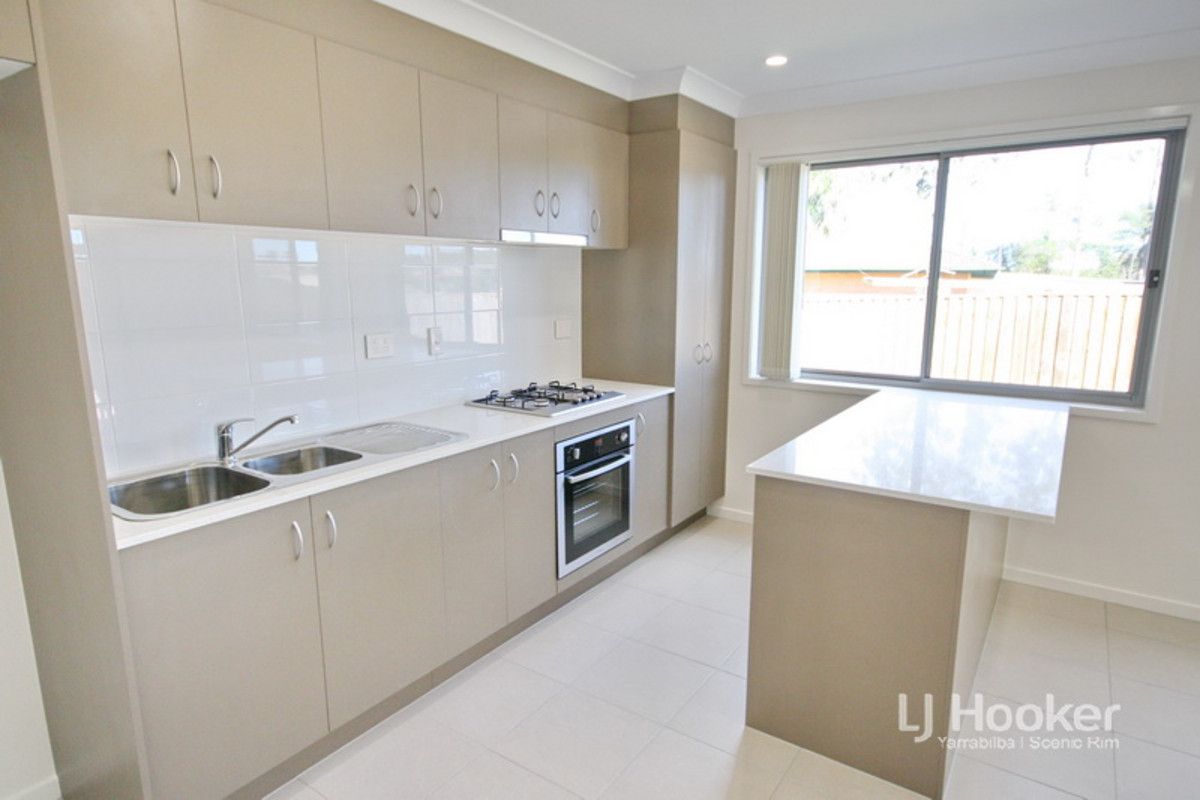 2 bedrooms Duplex in 6b Chandon Court HILLCREST QLD, 4118