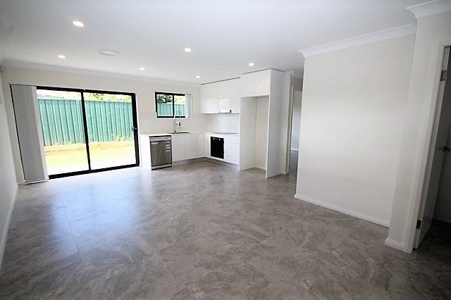 3/12 Hill Rd, Lurnea NSW 2170, Image 2