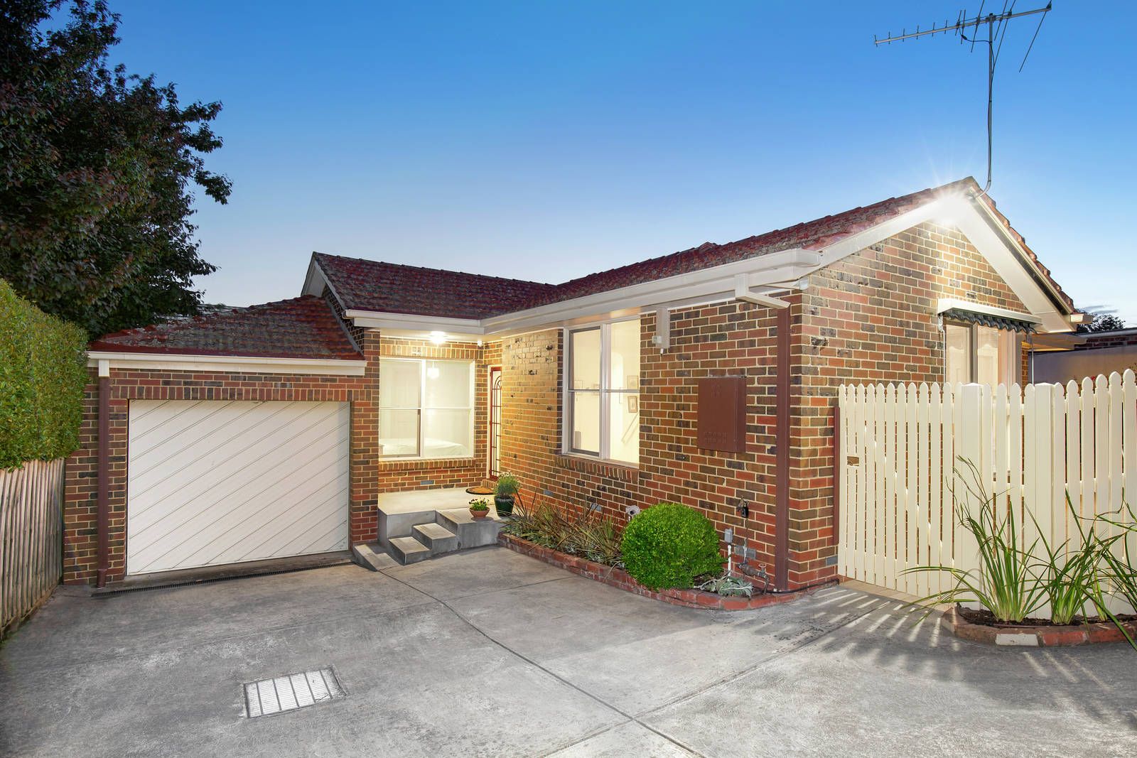 2/21 Invermay Grove, Rosanna VIC 3084, Image 0