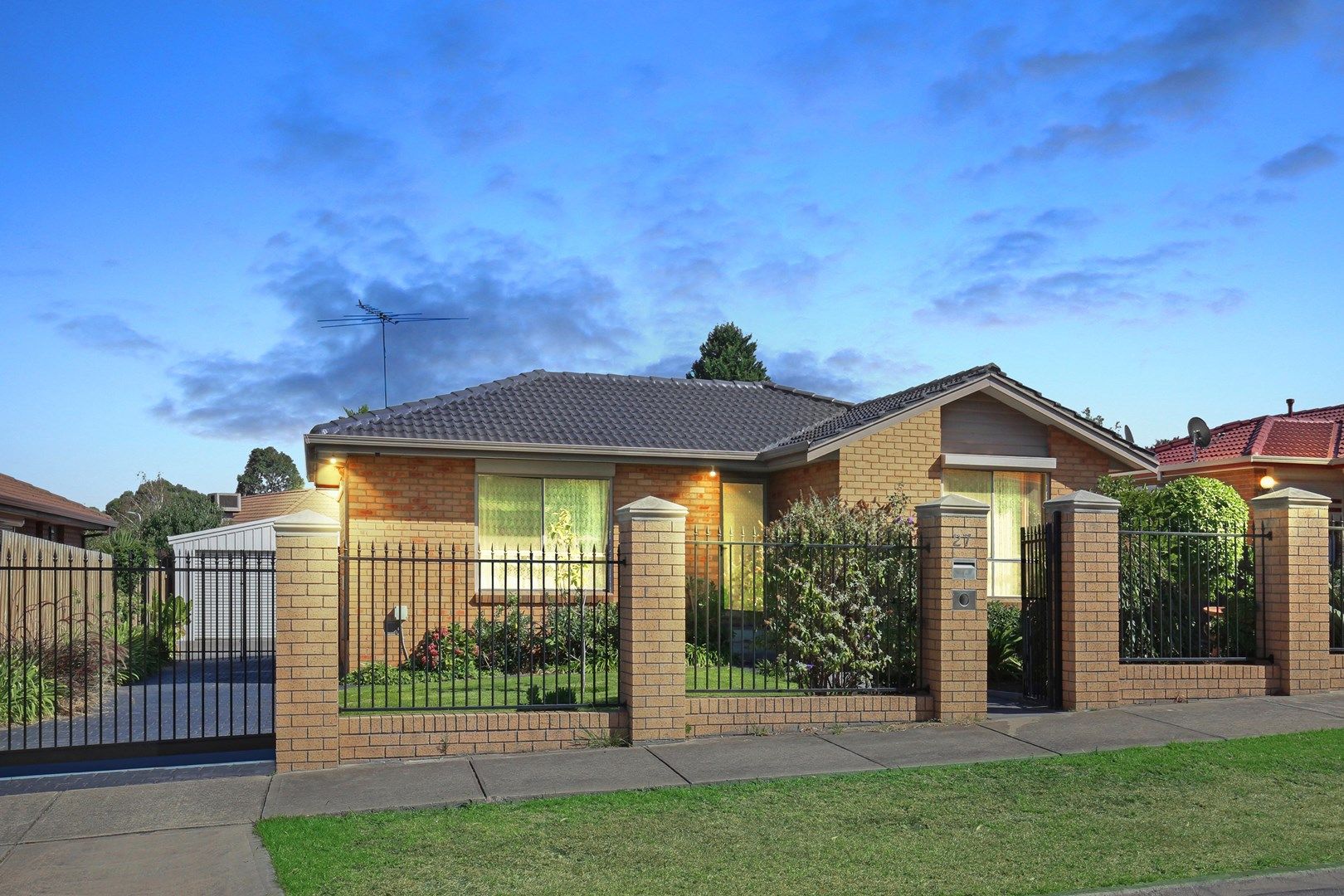 27 Crampton Crescent, Mill Park VIC 3082, Image 0