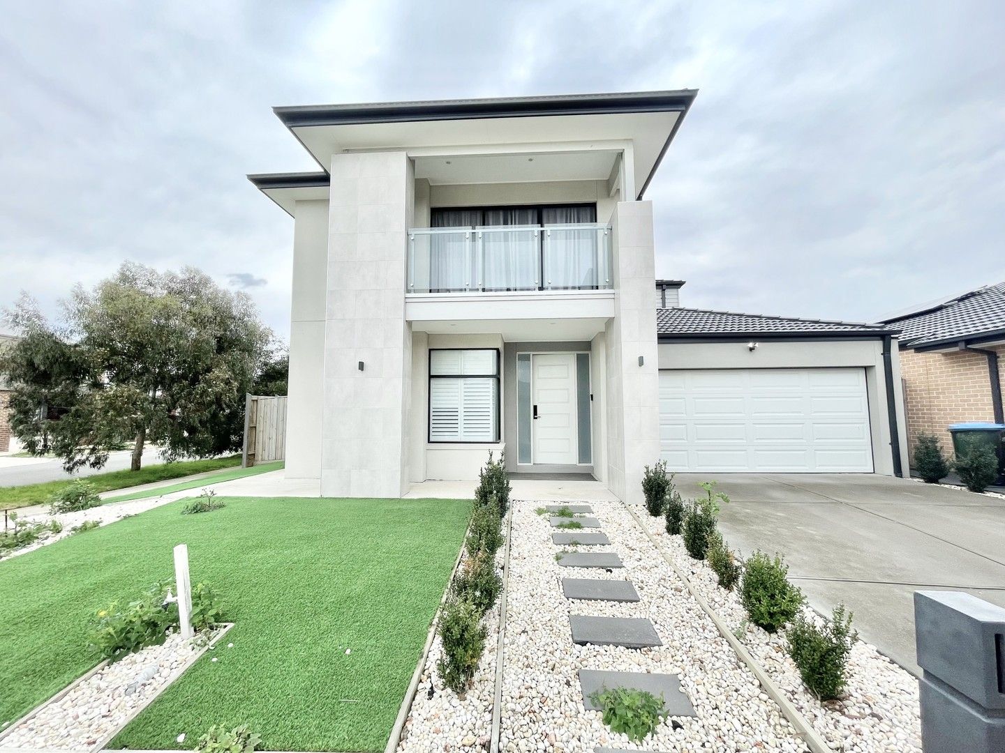 4 bedrooms House in 8 Singleton Way POINT COOK VIC, 3030