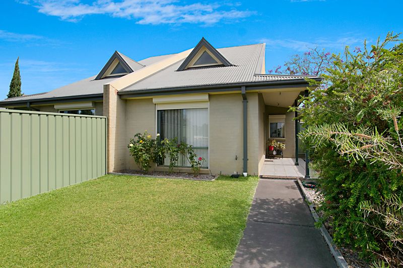 1D Third Avenue *, Macquarie Fields NSW 2564, Image 1