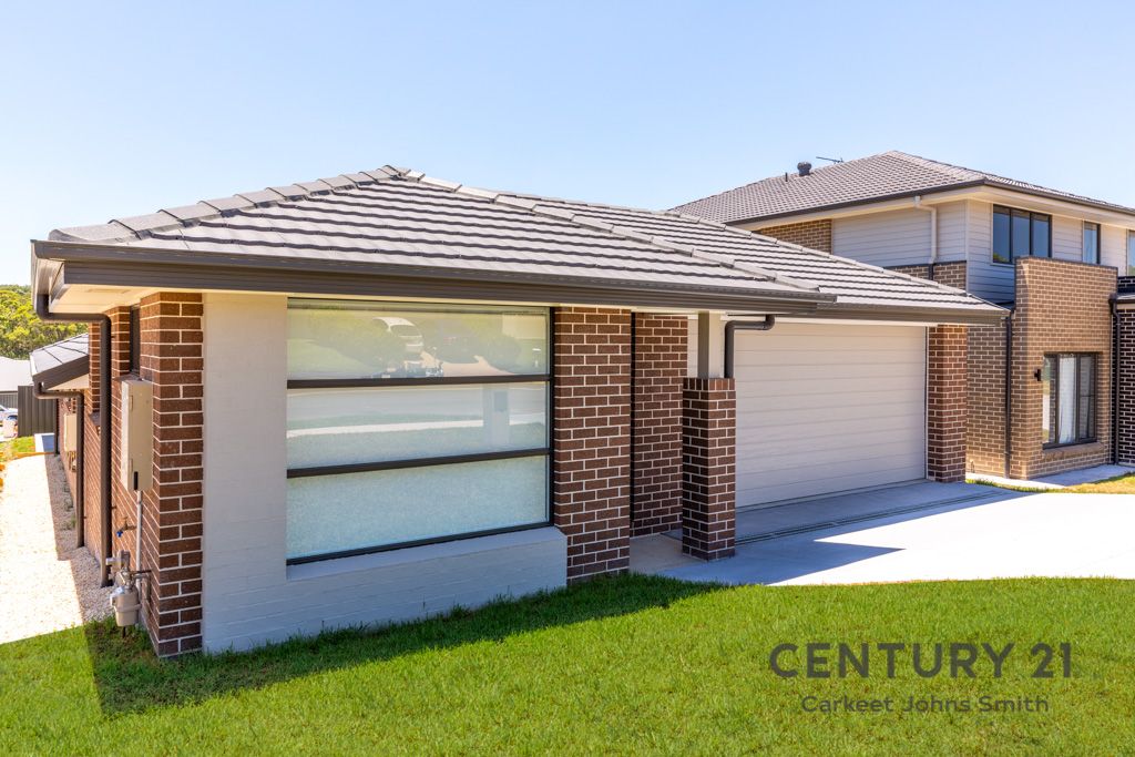 5 bedrooms Apartment / Unit / Flat in 71 Transfield Avenue ELERMORE VALE NSW, 2287