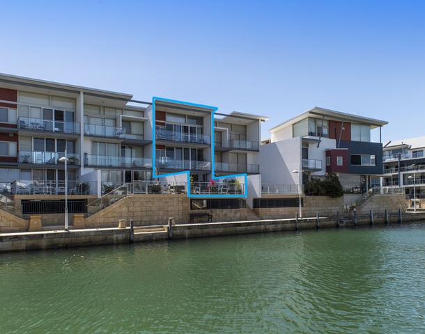 4/4 Torcello Mews, Mandurah WA 6210