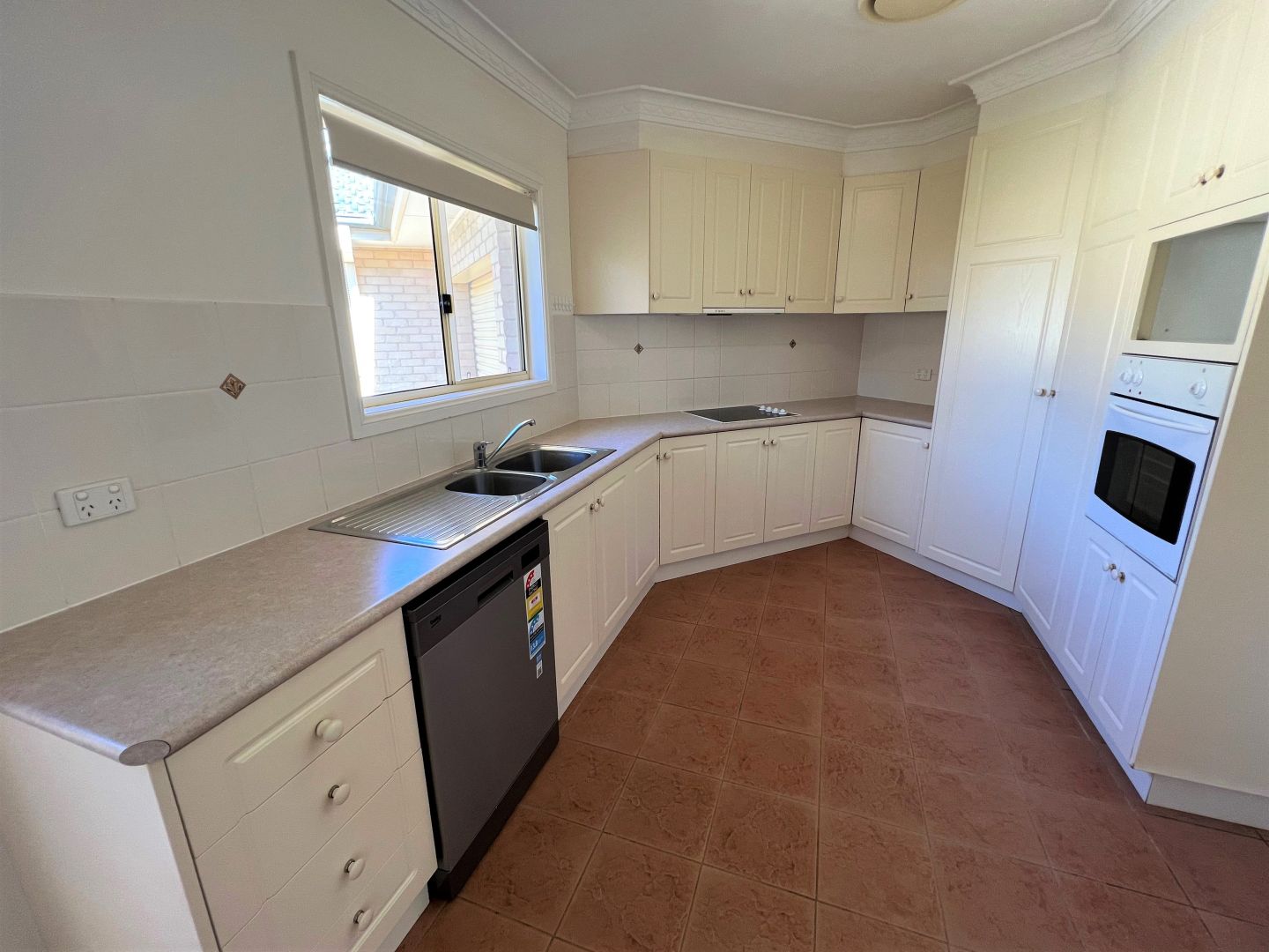 4/13 Powys Place, Griffith NSW 2680, Image 2