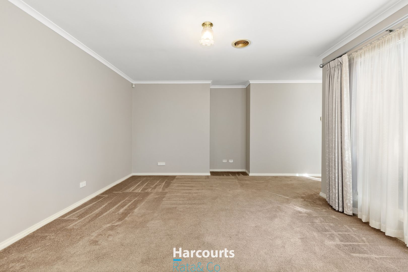 2/33 Wedge Street, Epping VIC 3076, Image 1