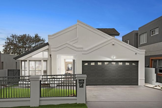 Picture of 4 Grant Crescent, MERRYLANDS NSW 2160