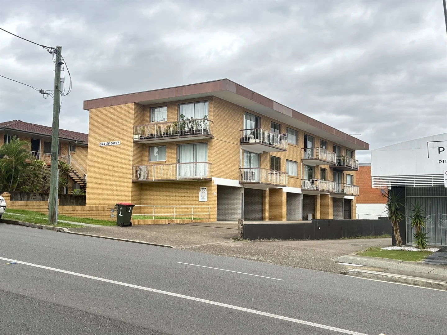 1/197 Cavendish Road, Coorparoo QLD 4151