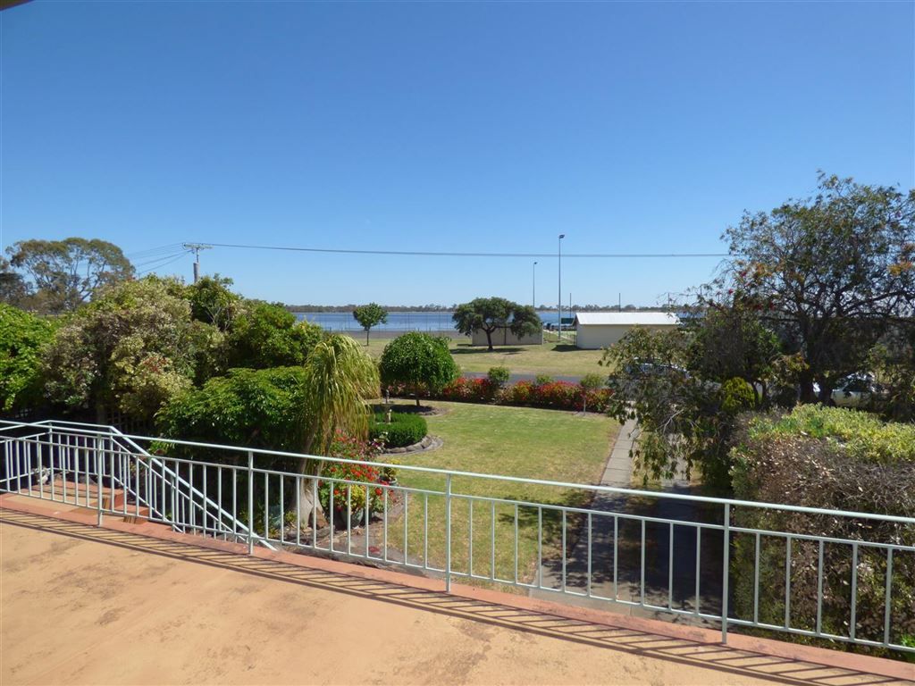 85 Lake Street, Edenhope VIC 3318, Image 1