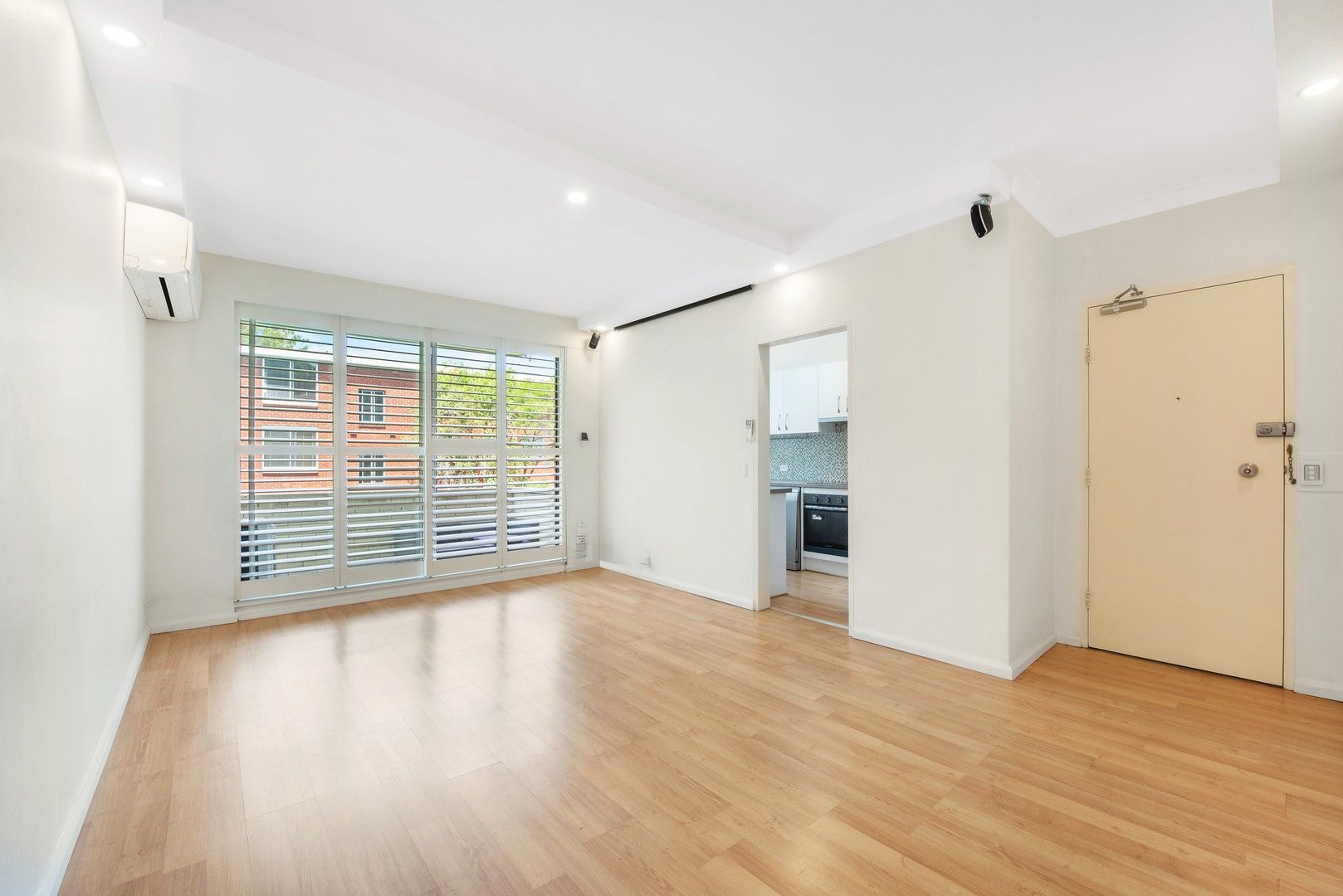 2 bedrooms Apartment / Unit / Flat in 9/13 Wheatleigh Street CROWS NEST NSW, 2065