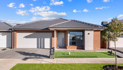 Picture of 66 Whitecross Drive, THORNHILL PARK VIC 3335