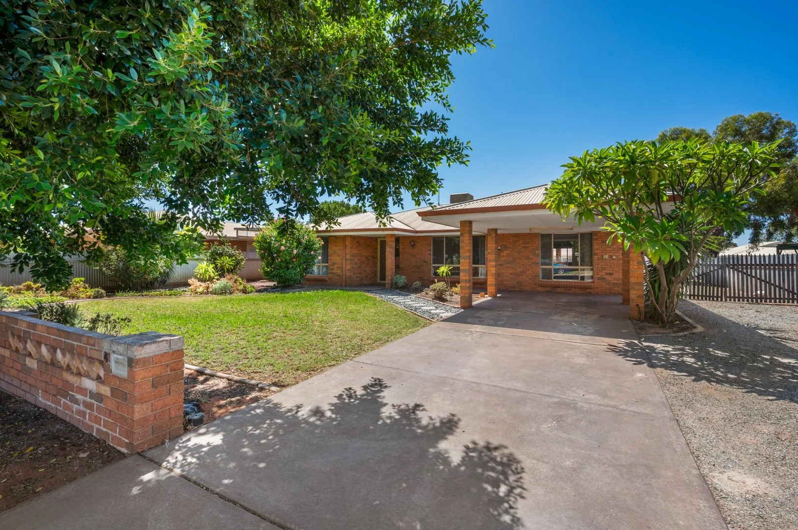 4 Jones Place, Boulder WA 6432