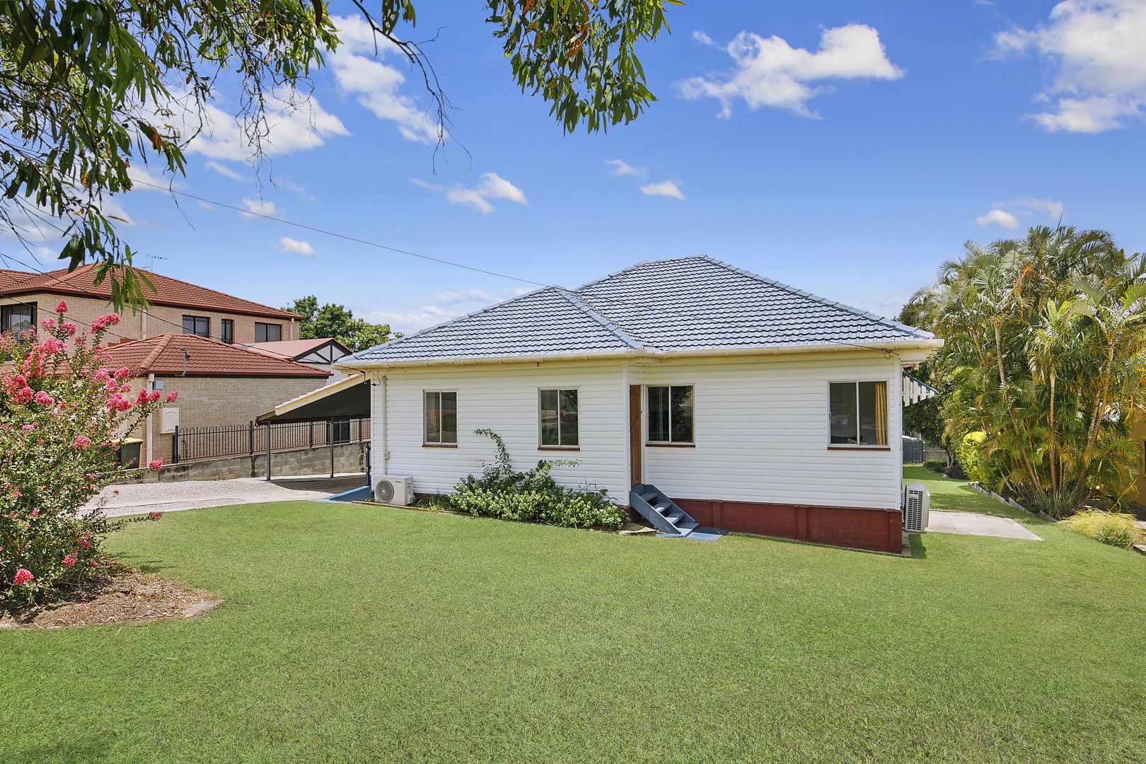 9 Herne Road, Scarborough QLD 4020