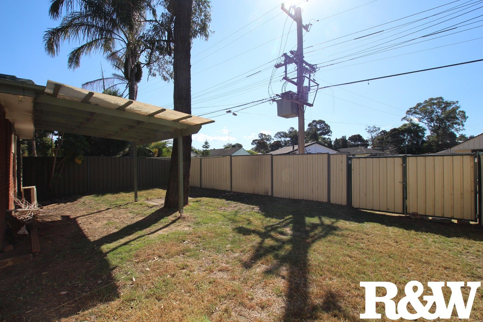 3 bedrooms House in 8 Hawaii Avenue LETHBRIDGE PARK NSW, 2770