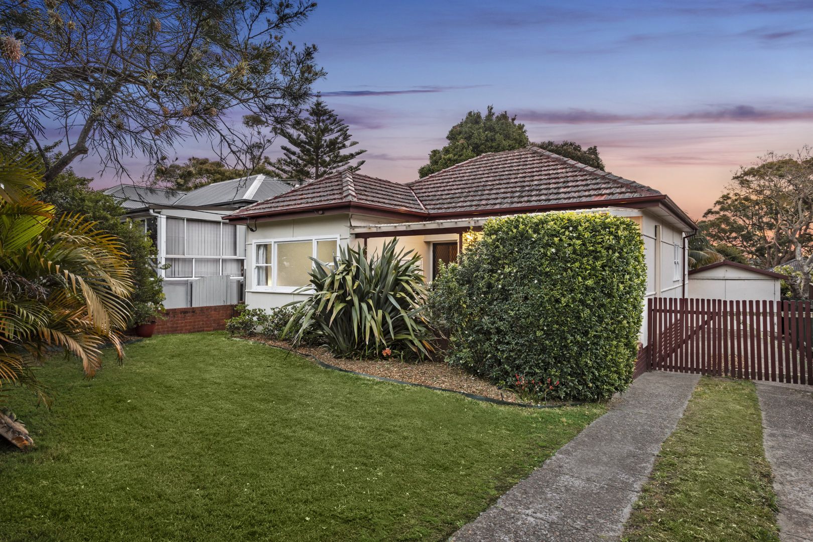 Sold 52 Stella Street, Collaroy Plateau NSW 2097 on 31 Oct 2020 2016534490 Domain
