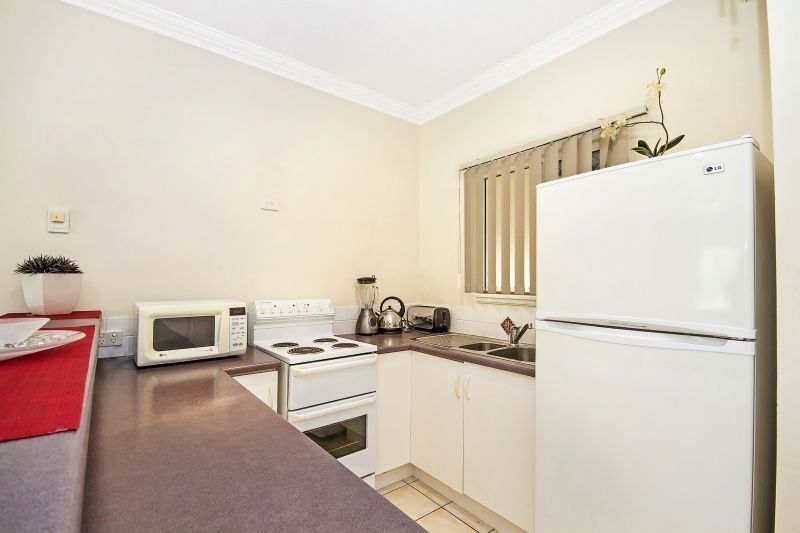 2/103 Harold Street, West End QLD 4810, Image 2