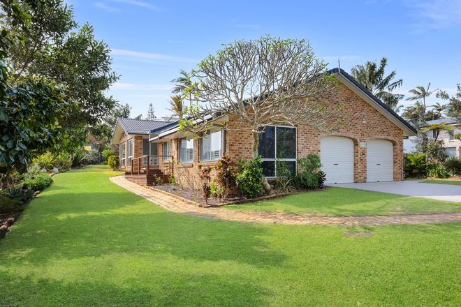 Picture of 76 Headlands Drive, SKENNARS HEAD NSW 2478