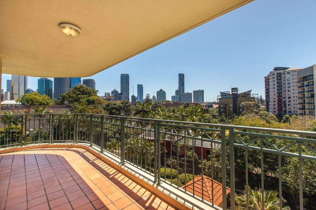 2 bedrooms Apartment / Unit / Flat in 1 Goodwin Street KANGAROO POINT QLD, 4169