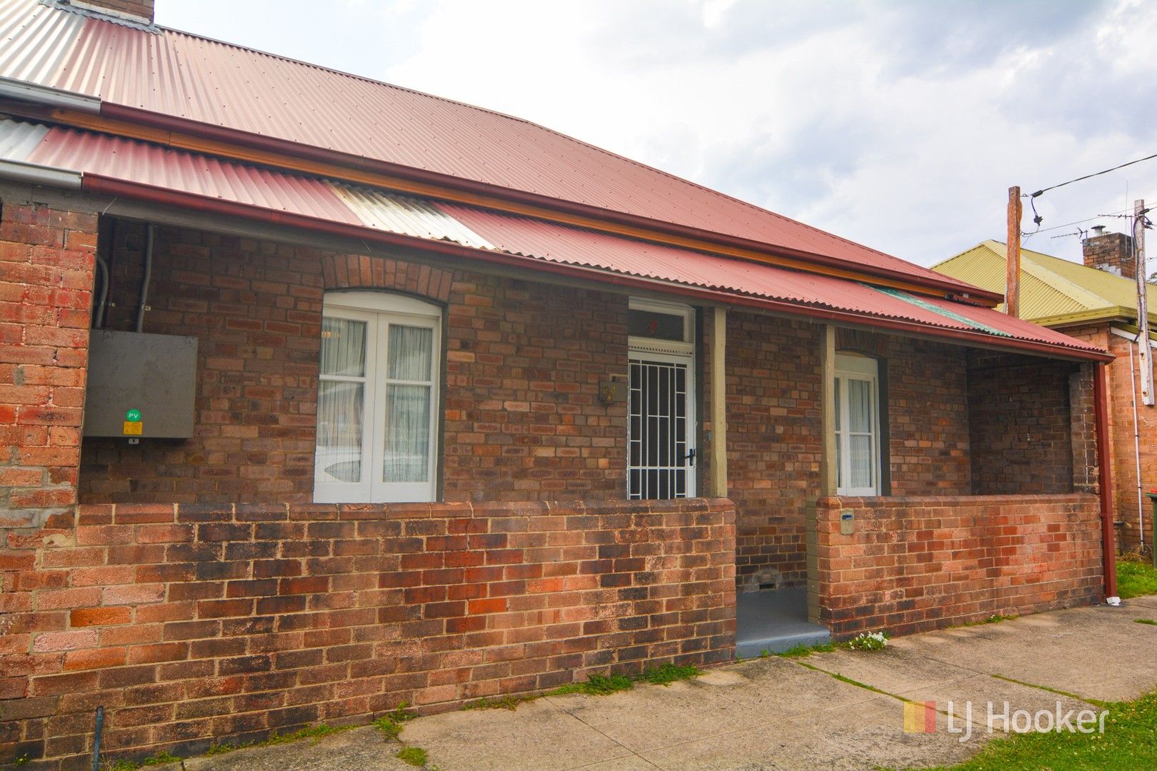 4 Brisbane Street Lithgow Nsw 2790 House For Rent Domain