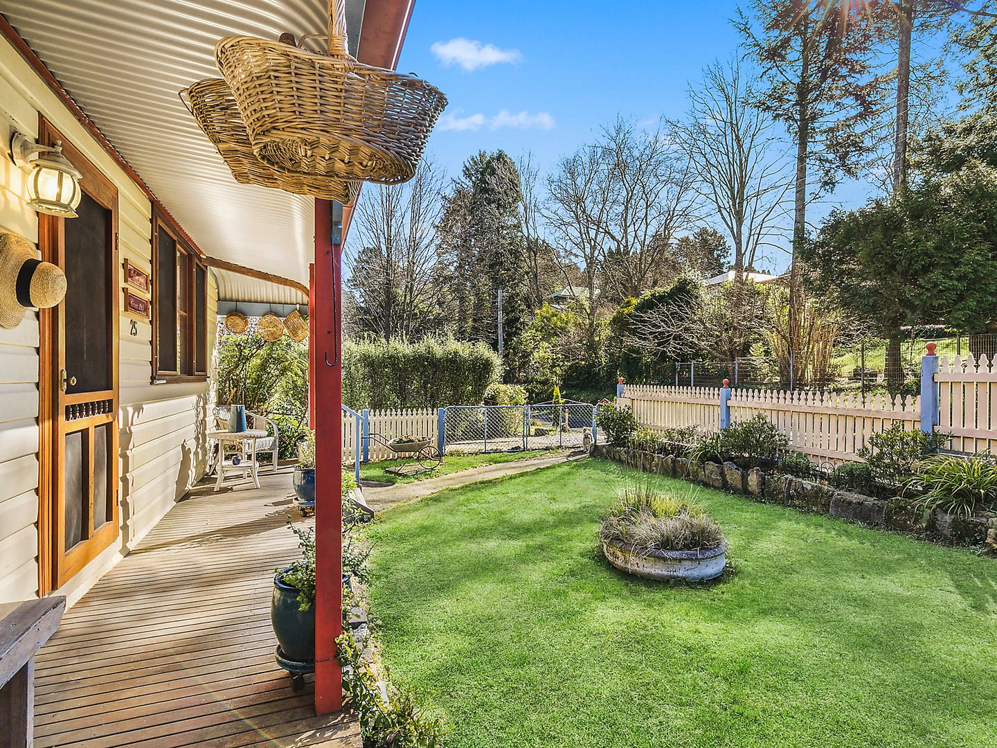 25 Bourne Street, Wentworth Falls Property History & Address Research