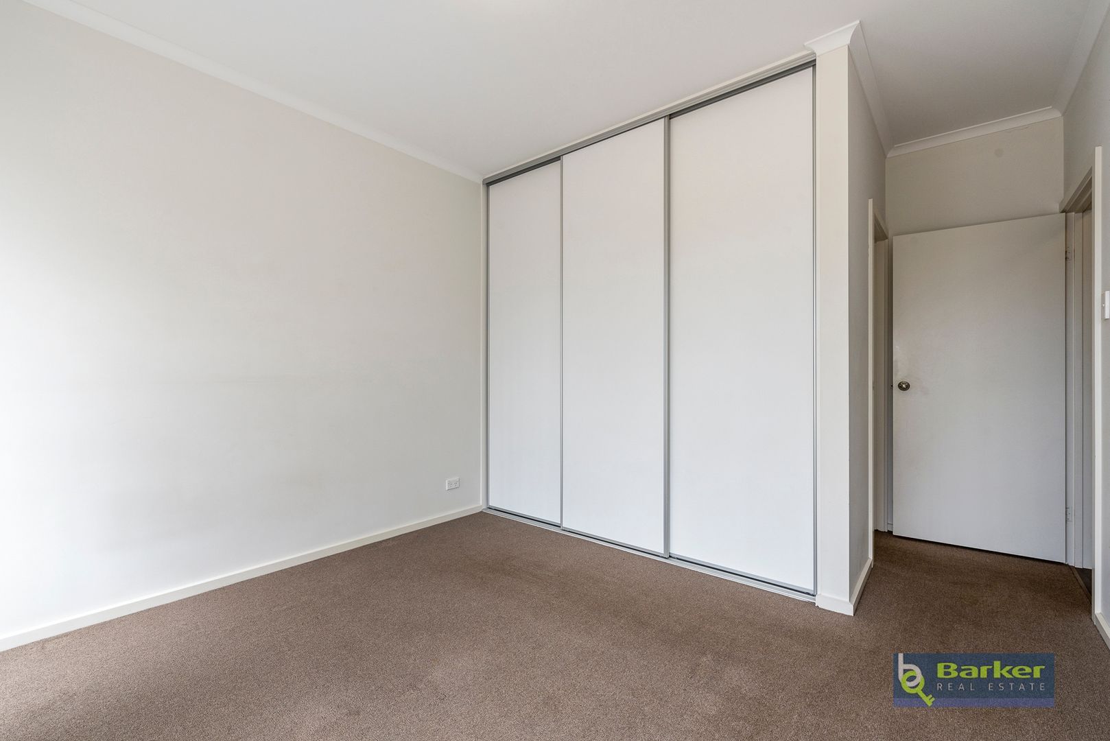 32 Darling Street, Evanston South SA 5116, Image 2