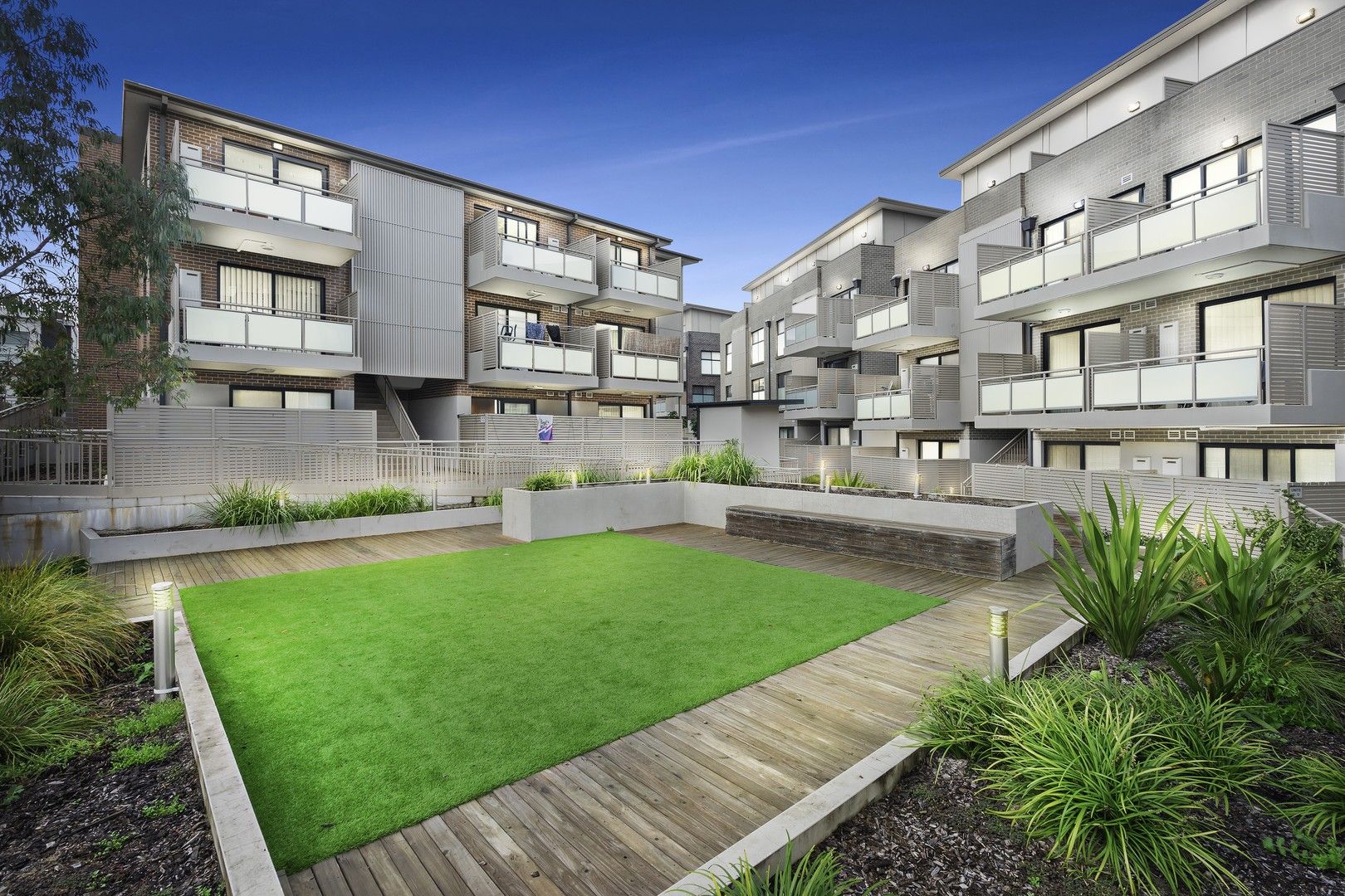 1 bedrooms Apartment / Unit / Flat in 45/1 Glenmore Ridge Drive GLENMORE PARK NSW, 2745