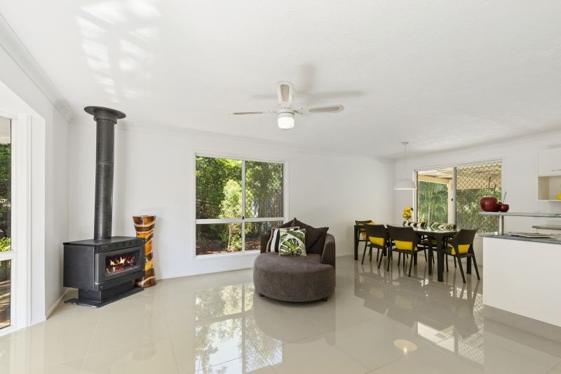 8 Edelsten Court, Carrara QLD 4211, Image 2