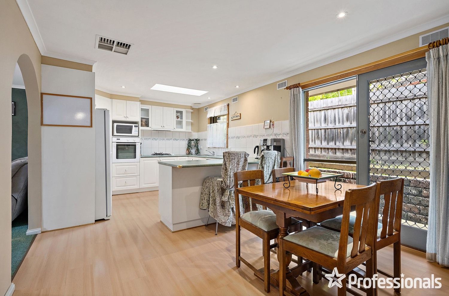 19 Belchester Avenue, Coldstream VIC 3770, Image 2