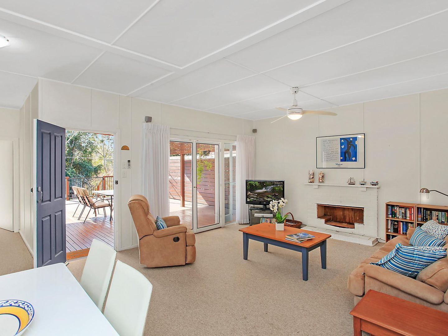 6 Lakeside Drive, MACMASTERS BEACH NSW 2251, Image 1