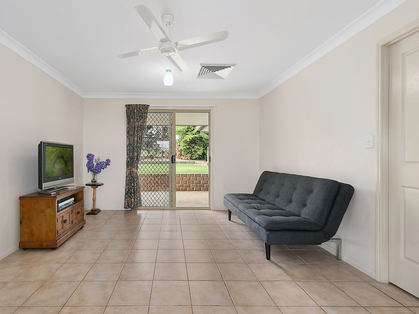 10 McFie Street, Norman Gardens QLD 4701, Image 1