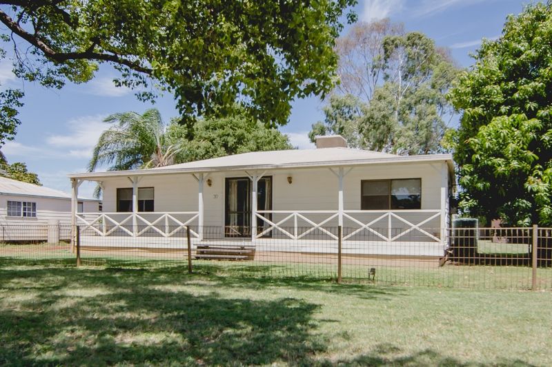 30 BARLEE STREET, St George QLD 4487, Image 2