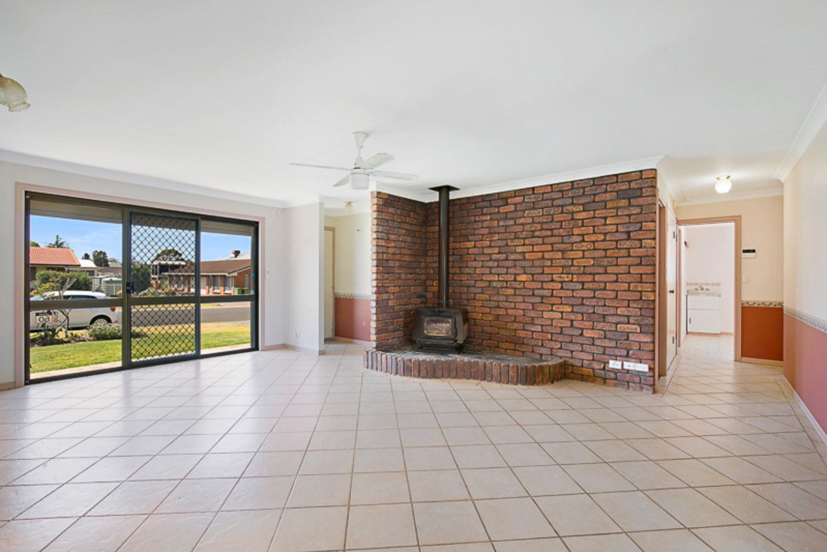 21 Bischof Street, Wilsonton Heights QLD 4350, Image 1