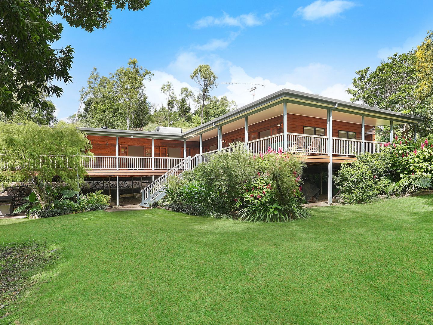 6 Mount Cradle Court, Alligator Creek QLD 4816, Image 1