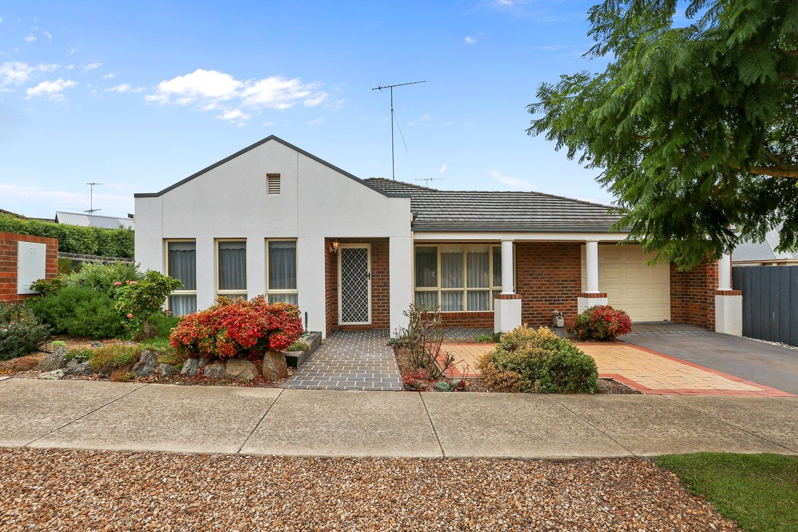 1/11 Cedarville Close, Highton VIC 3216, Image 0