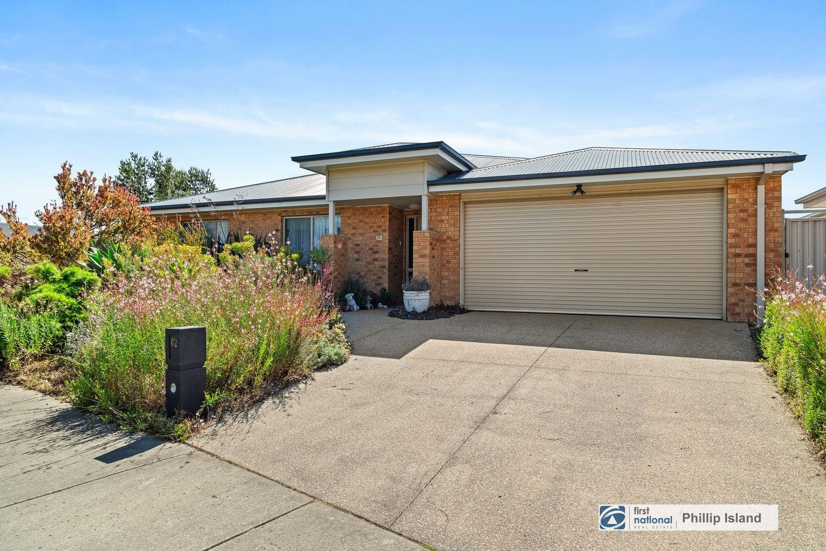 4 bedrooms House in 62 Everton Drive COWES VIC, 3922