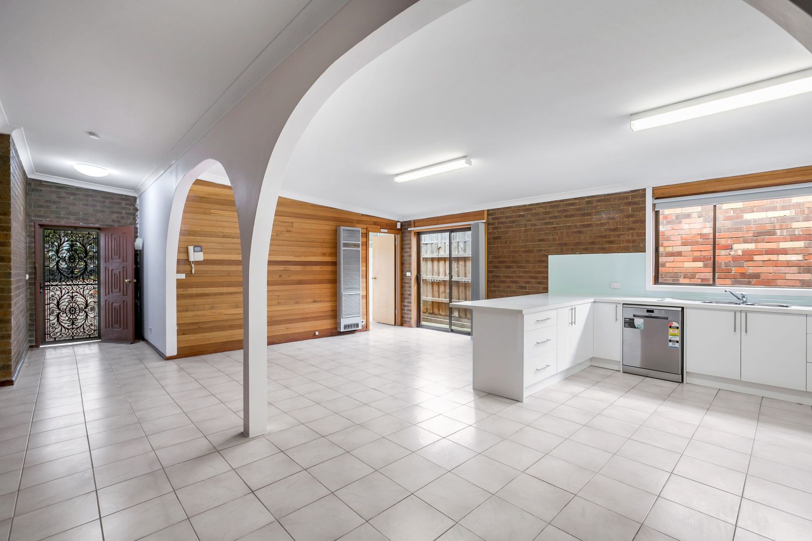 1/11 Mahoneys Road, Reservoir VIC 3073 Apartment For Rent 390 Domain