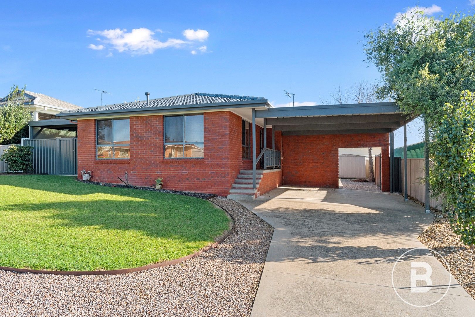 3 bedrooms House in 18 Hines Court KANGAROO FLAT VIC, 3555