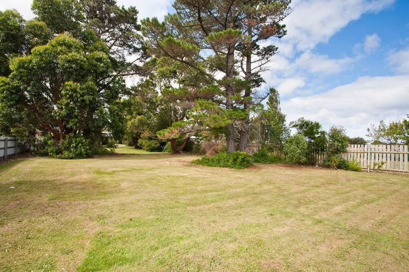 19 Thomson Street, APOLLO BAY VIC 3233, Image 2