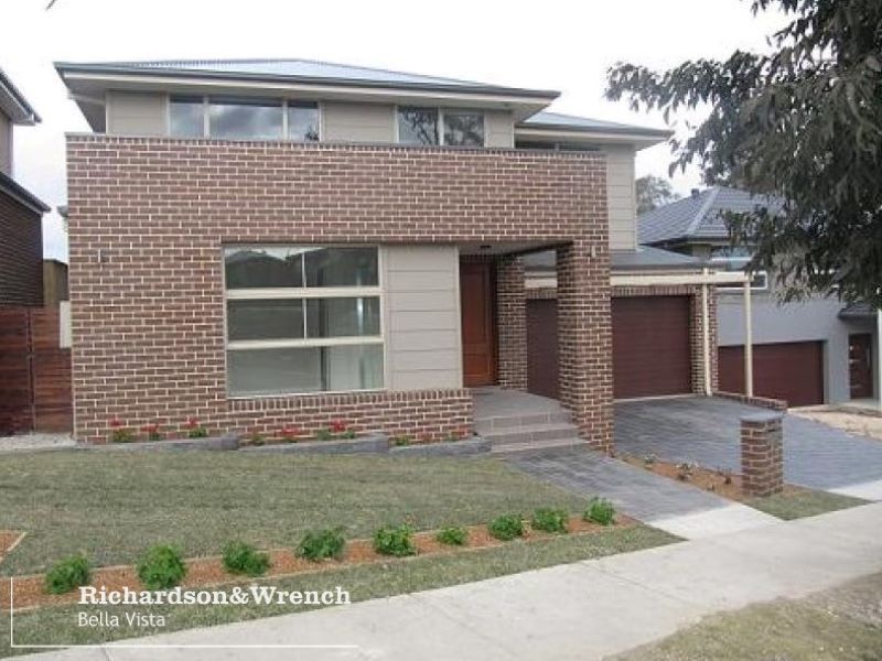 4 bedrooms House in 6 Dainfern Street BEAUMONT HILLS NSW, 2155