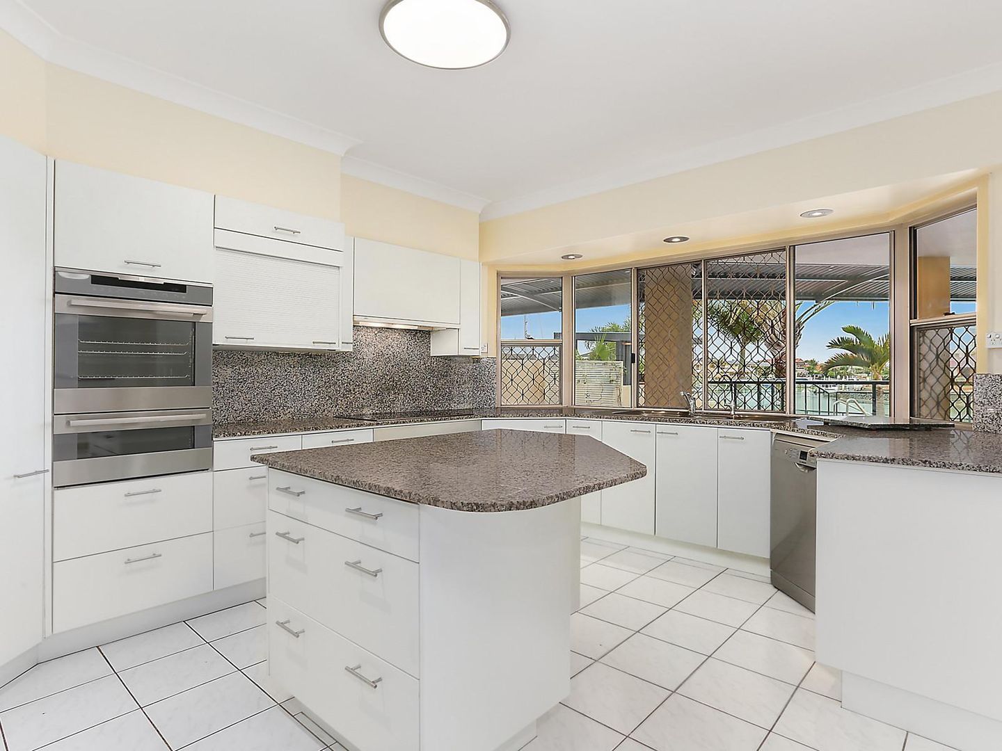 17 Seahaven Court, Raby Bay QLD 4163, Image 2