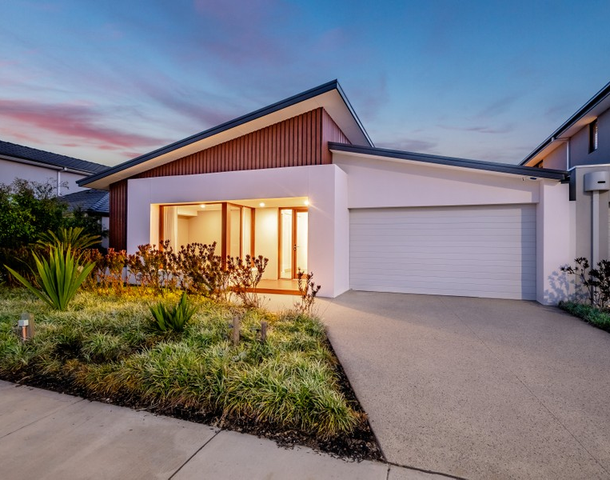 6 Waterman Drive, Clyde VIC 3978