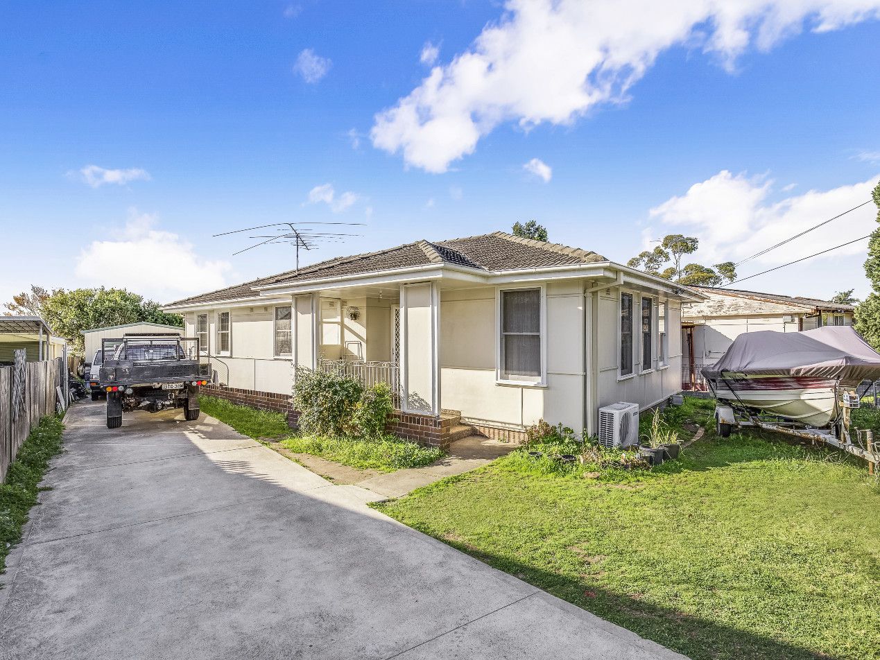 11 Dunrossil Ave, Casula NSW 2170, Image 0