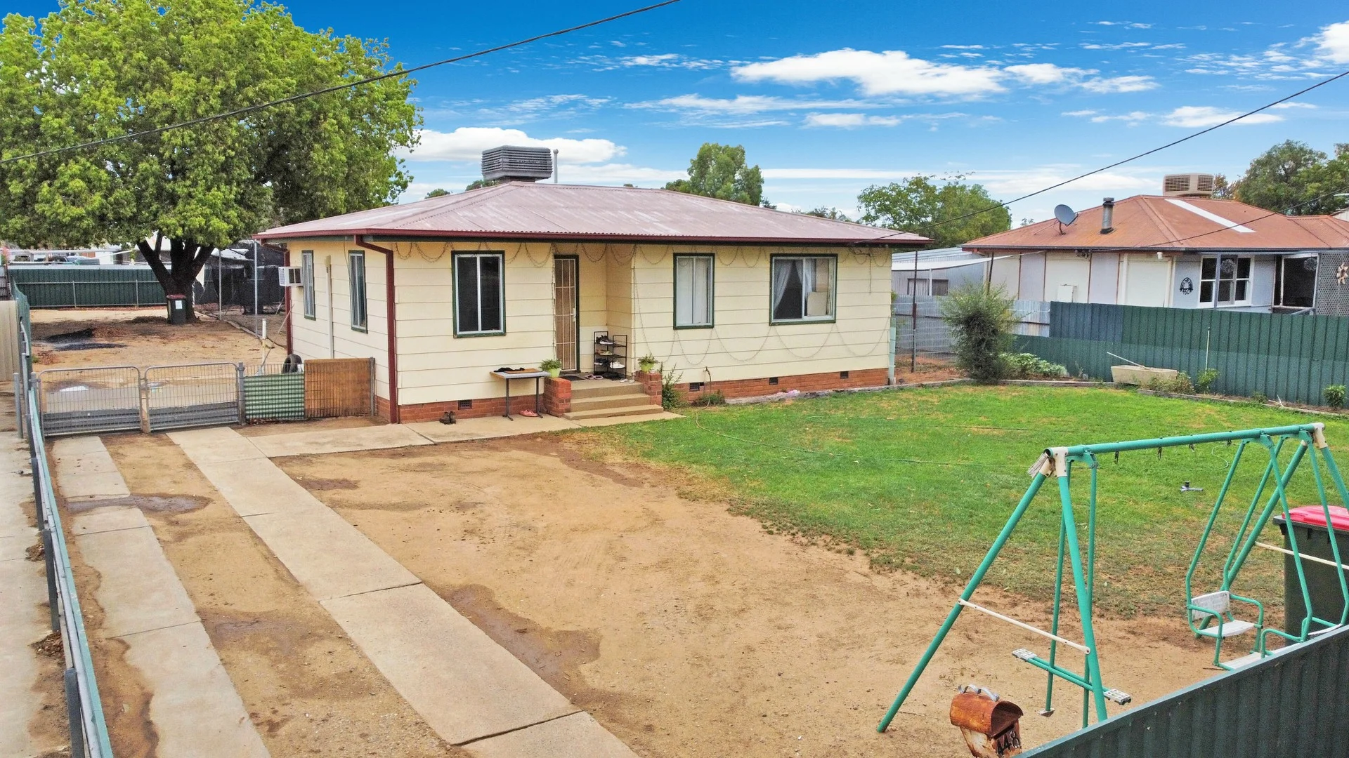 448 MACAULEY STREET, Hay NSW 2711